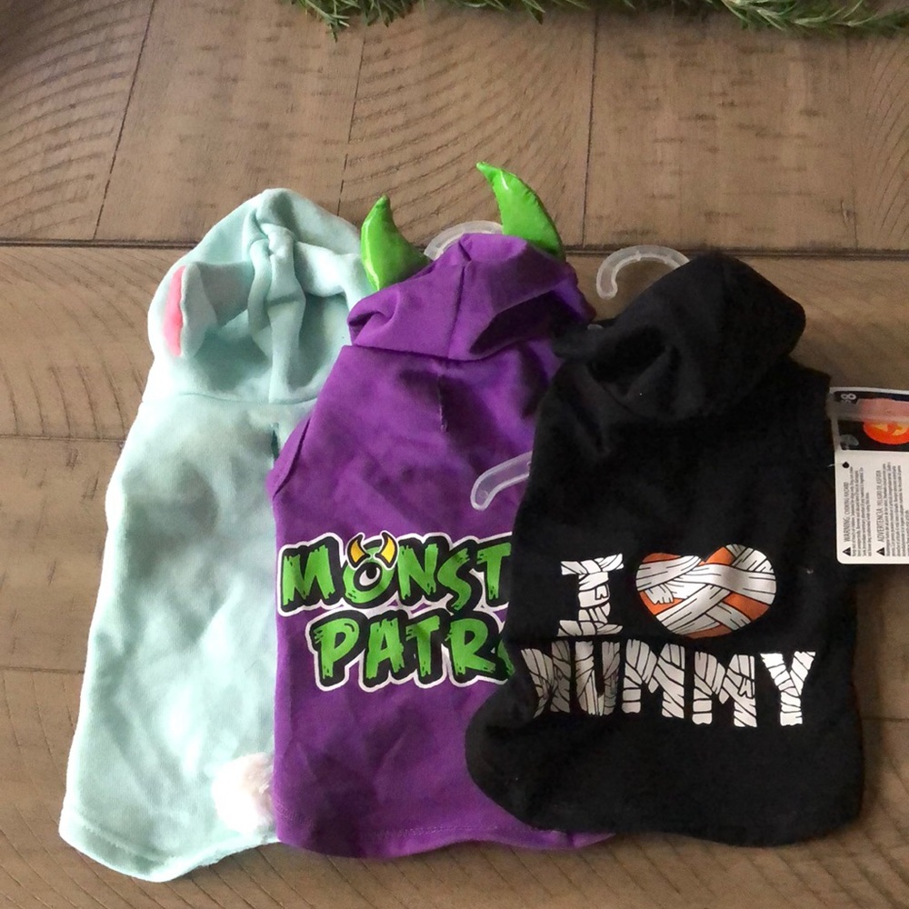 3 pet outfits